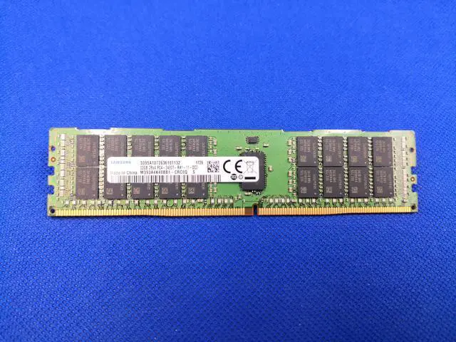 Main image of M393A4K40BB1-CRC SAMSUNG 32GB (1x32GB) 2400mhz PC4-19200 Cl17 ECC Registered Dual Rank X4 1.2v DDR4 Sdram 288-pin Rdimm Memory Module For Server.