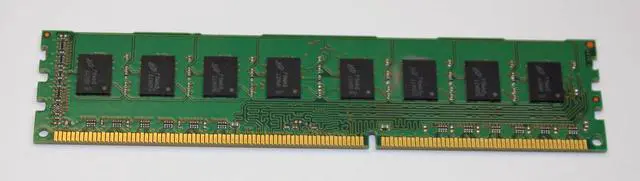 Alt view image 2 of 2 - Micron 4GB DDR3-1333 MT16JTF51264AZ-1G4H1 PC3-10600U UDIMM Module RAM Memory 1.5V