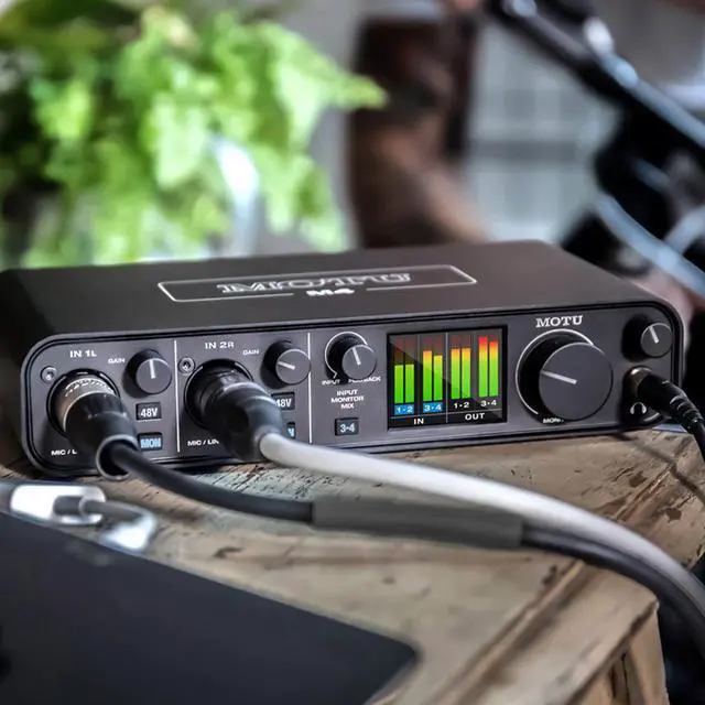 Alt view image 8 of 17 - MOTU M4 4x4 USB-C Audio Interface