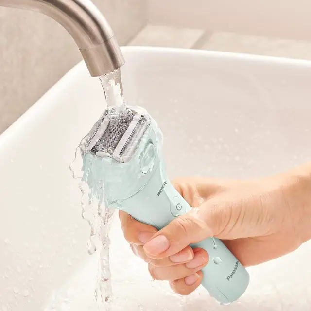 Alt view image 6 of 7 - Panasonic Close Curves Electric Razor for Women - Wet Dry Operation