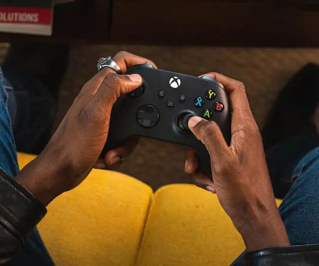 Alt view image 3 of 5 - Xbox Core Wireless Controller Carbon Black