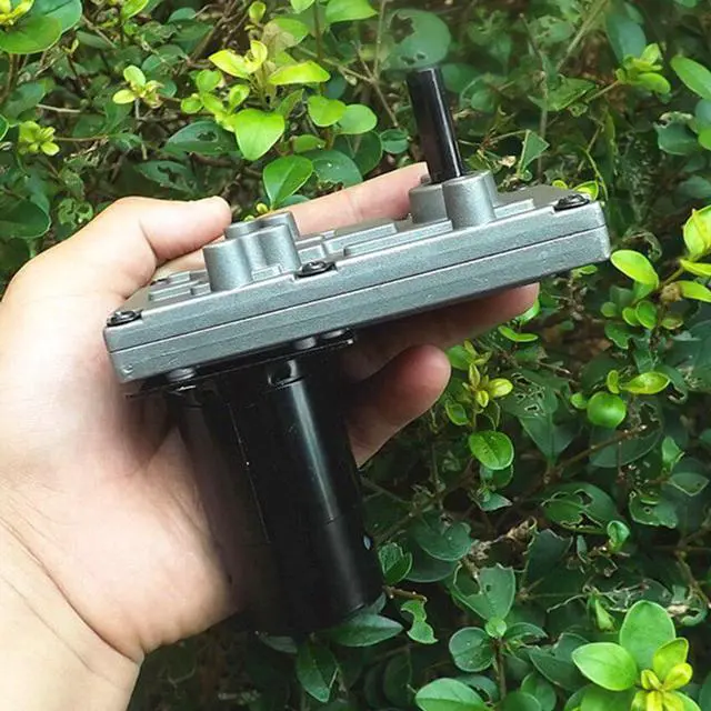 Alt view image 2 of 4 - DC 24V geared motor No load 70 rev / min 7-shaped 550 geared motor for DIY