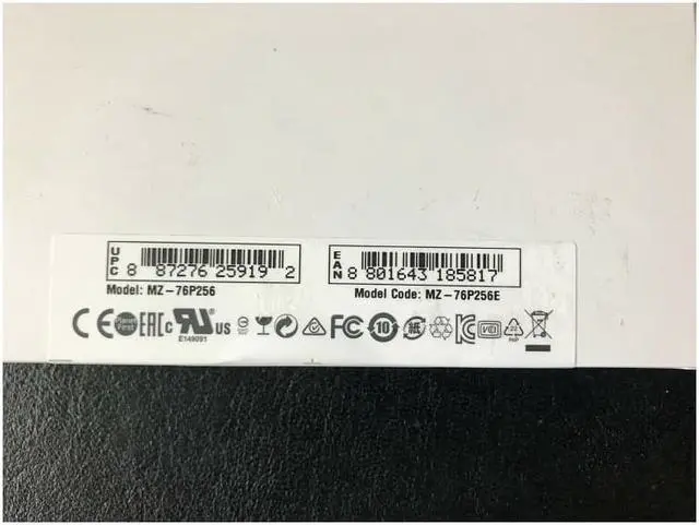 Main image of Samsung - MZ-76P256E - Samsung 860 PRO MZ-76P256E 256 GB Solid State Drive - 2.5 Internal - SATA (SATA/600) -