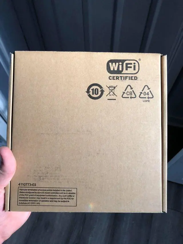 Alt view image 4 of 4 - International Version HPE Instant On JX945A IAP-305 (RW) - wireless access point