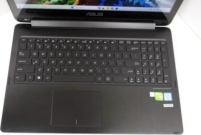 Alt view image 2 of 6 - ASUS 15.6'' 2-in-1 Premium Touchscreen Laptop Intel Core i7-6500U 12GB Memory 512GB SSD NVIDIA GeForce 940M Q552UB-BHI7T12