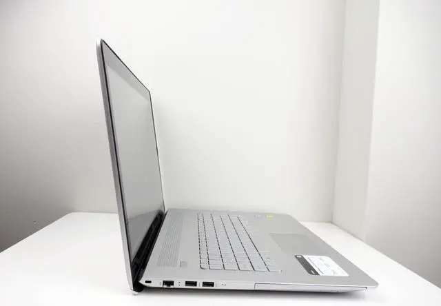 Alt view image 4 of 6 - HP Laptop ENVY Intel Core i7 6th Gen 6500U (2.50GHz) 16GB Memory 512GB SSD NVIDIA GeForce 940MX 17.3" Touchscreen Windows 11 Home 64-Bit M7-U009DX