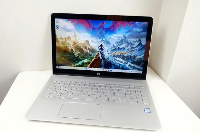 Refurbished: HP Laptop ENVY 15 Intel Core i7-7500U 16 GB DDR4