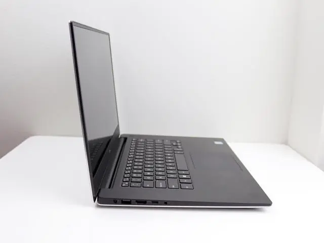 Alt view image 4 of 6 - Dell Precision 5520 Intel i7-7820HQ QUAD Core 15.6" 16GB RAM - 512GB SSD Windows 11 - Thin Workstation - Bluetooth, Webcam, Backlit Keyboard
