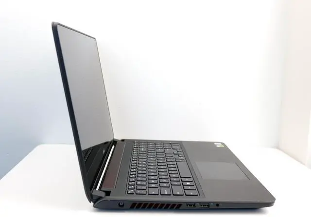 Alt view image 4 of 6 - DELL Inspiron - 15.6" 4K / UHD NVIDIA GeForce GTX 960M - Intel Core i7-6700HQ - 16GB Memory - 128 GB SSD + 1TB HDD - Windows 11 Gaming Laptop - (15-7559 )