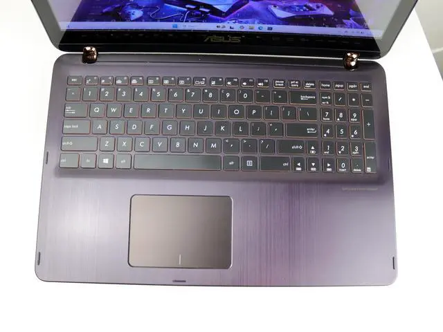 Alt view image 2 of 6 - ASUS - 2-in-1 15.6" Q534UX 4K Ultra HD Touch-Screen Laptop - Intel Core i7-6500u - 16GB Memory - 1TB HDD + 256GB SSD NVIDIA GeForce GTX 950M - Windows 11
