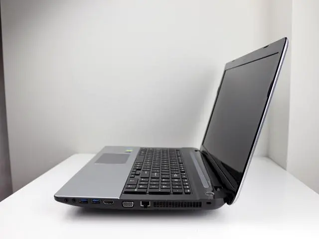 Alt view image 4 of 7 - TOSHIBA S70-A 17.3" Full HD (1920x1080) Laptop Intel Core i7-4700HQ 16GB RAM 512GB SSD NVIDIA GeForce GT 740M