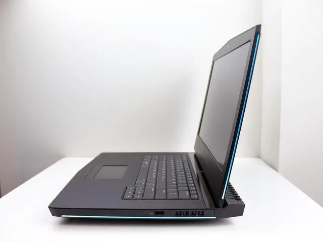 Alt view image 3 of 7 - Dell Alienware R4 15.6" Gaming Laptop 8th Gen Intel Hexa-core i7-8750H 32GB DDR4 RAM 256GB SSD + 1TB HDD NVIDIA GeForce GTX 1070 8GB GDDR5 Windows 11