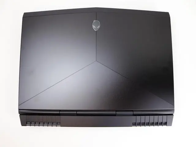 Alt view image 5 of 7 - Dell Alienware R4 15.6" Gaming Laptop 8th Gen Intel Hexa-core i7-8750H 32GB DDR4 RAM 256GB SSD + 1TB HDD NVIDIA GeForce GTX 1070 8GB GDDR5 Windows 11