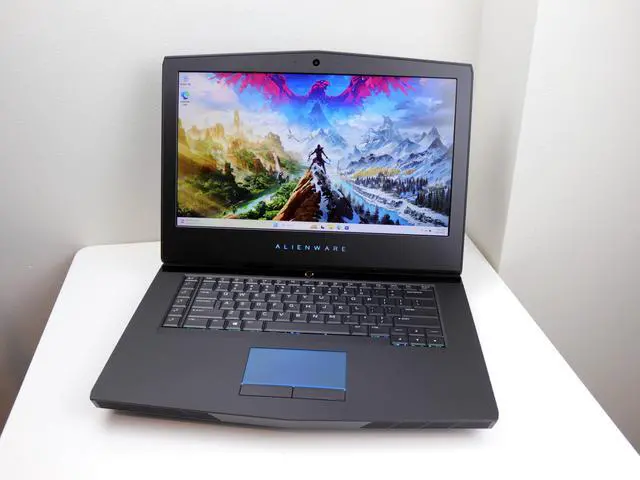 Main image of Dell Alienware R4 15.6" Gaming Laptop 8th Gen Intel Hexa-core i7-8750H 32GB DDR4 RAM 256GB SSD + 1TB HDD NVIDIA GeForce GTX 1070 8GB GDDR5 Windows 11