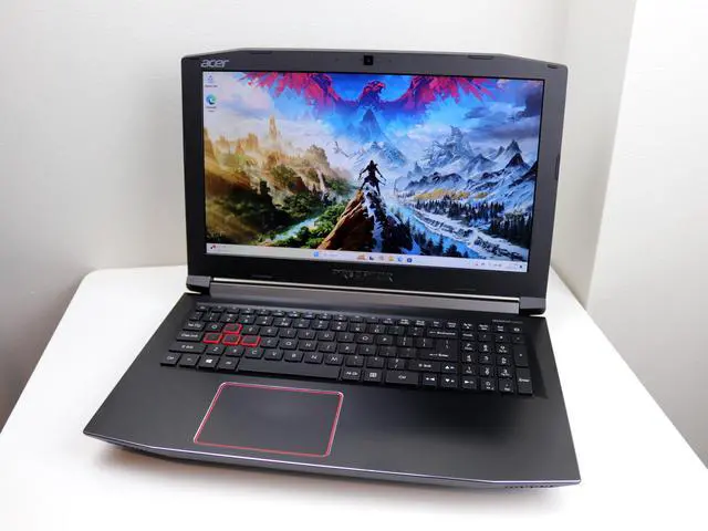 Main image of Acer America Predator Helios 300 G3-571-77QK 15.6" IPS Intel Core i7 7th Gen 7700HQ (2.80 GHz), 6GB NVIDIA GeForce GTX 1060, 32GB DDR4 Memory, 512GB SSD, Windows 11 Gaming Laptop