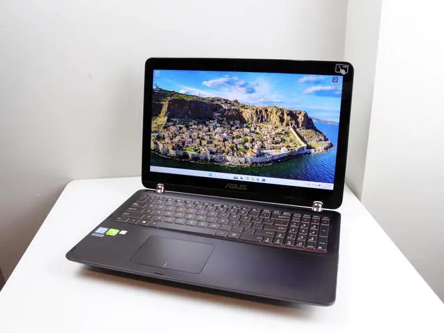 Main image of ASUS Q524UA 2-in-1 15.6" Touch-Screen Laptop - Intel Core i7-6500U - 16GB Memory - NVIDIA GeForce 940MX - 256GB Solid State Drive + 2TB HDD - Gaming Notebook Tablet PC - Windows 11