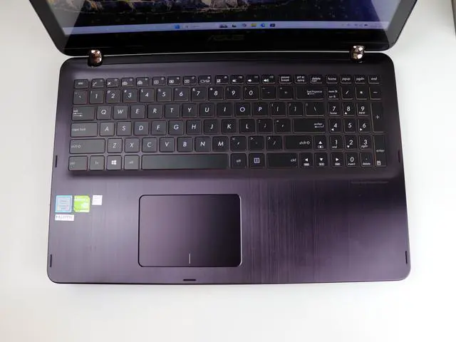 Alt view image 2 of 6 - ASUS Q524UA 2-in-1 15.6" Touch-Screen Laptop - Intel Core i7-6500U - 16GB Memory - NVIDIA GeForce 940MX - 256GB Solid State Drive + 2TB HDD - Gaming Notebook Tablet PC - Windows 11