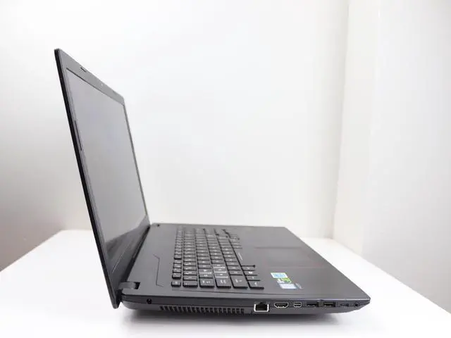 Alt view image 4 of 6 - ASUS STRIX - 17.3" - Intel Core i7 7th Gen 7700HQ (2.80GHz) - NVIDIA GeForce GTX 1050 Ti - 16GB DDR4 - 256GB SSD + 1TB HDD - Full HD (1920x1080) - RGB keyboard - Windows 11 - Gaming Laptop