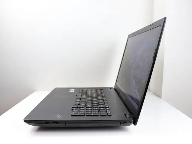 Alt view image 3 of 6 - ASUS STRIX - 17.3" - Intel Core i7 7th Gen 7700HQ (2.80GHz) - NVIDIA GeForce GTX 1050 Ti - 16GB DDR4 - 256GB SSD + 1TB HDD - Full HD (1920x1080) - RGB keyboard - Windows 11 - Gaming Laptop