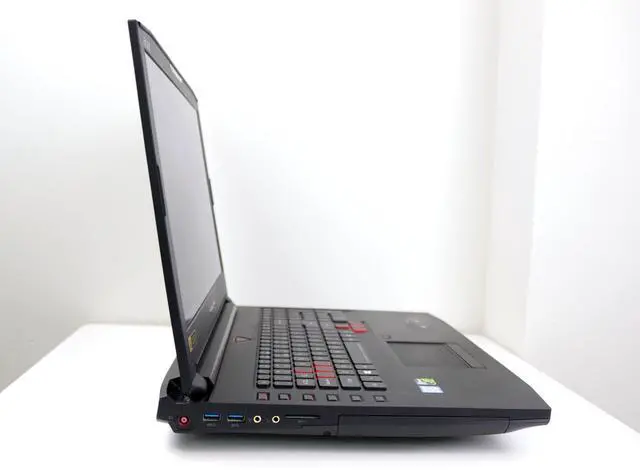 Alt view image 4 of 7 - Acer America Predator 17 - 17.3" Full HD - Intel Core i7-6700HQ - 6GB GeForce GTX 1060 - 16GB Memory - 256GB SSD + 1TB HDD - Windows 11 Home 64-Bit