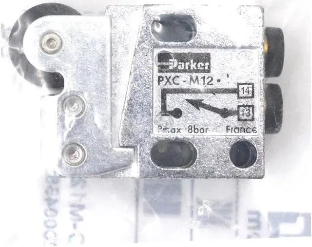 Alt view image 7 of 7 - SICK VTF18-4P5612 NPN Photoelectric proximity sensor,New