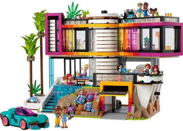 Main image of international version Friends Series 42639 Andrea's Modern Mansion Number of parts 2275 Suitable for age 14+ toy building blocks