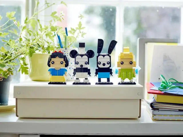 Alt view image 5 of 5 - international version BrickHeadz Series 40622 Disney 100th Celebration Number of parts 501 Suitable for age 10+ toy building blocks