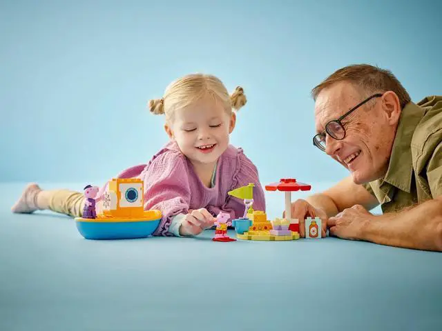 Alt view image 5 of 5 - international version duplo Series 10432 Peppa Pig Boat Trip Number of parts 23 Suitable for age 2+ toy building blocks