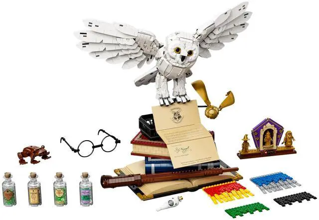 Alt view image 3 of 5 - international version Harry Potter Series 76391 Hogwarts Icons - Collectors' Edition Number of parts 3010 Suitable for age 18+ toy building blocks