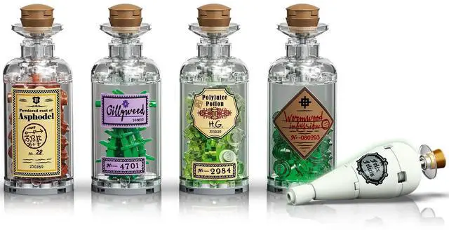 Alt view image 4 of 5 - international version Harry Potter Series 76391 Hogwarts Icons - Collectors' Edition Number of parts 3010 Suitable for age 18+ toy building blocks