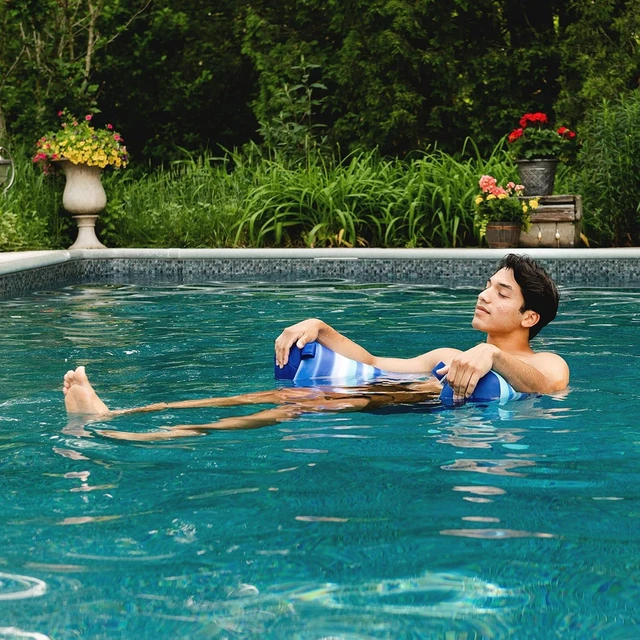 Alt view image 3 of 6 - Big Joe Noodle Sling No Inflation Needed Pool Seat with Armrests, Blurred Blue Double Sided Mesh, Quick Draining Fabric, 3 feet