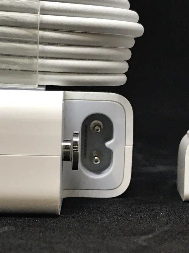 Alt view image 4 of 5 - Apple MD506LL/A 85W MagSafe 2 Power Adapter for 15-inch MacBook Pro with Retina display