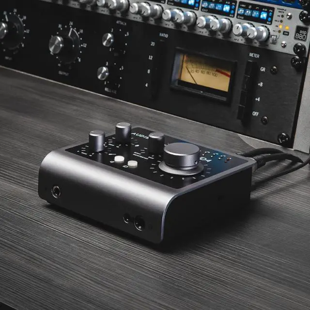 Alt view image 3 of 7 - Audient Audio Interface iD4 MKII, Class A Console Microphone Preamp (High Speed USB-C, Monitor Mix and Monitor Panning Function, 2 Headphone Outputs, Mac/PC/iOS Compatible), Black