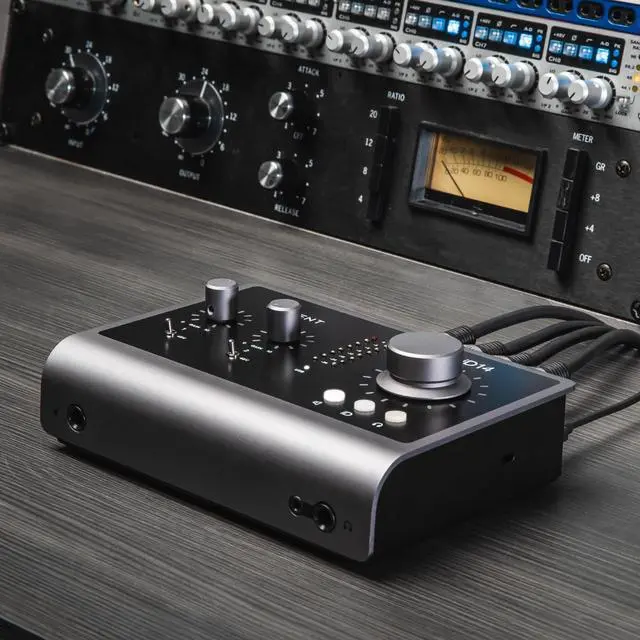 Alt view image 5 of 7 - Audient Audio Interface iD14 MKII, 2 Class-A Microphone Preamps (High Performance USB Audio Interface, USB-C Connector, Monitor Mix and Monitor Panning Function, 2 Headphone Outputs), Black