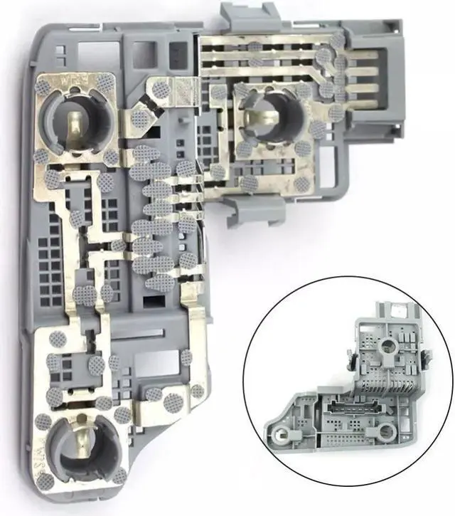 Alt view image 4 of 6 - Yassdwbn Rear Left Tail Light Bulb Holder A2048202277 For Mercedes C Class W204 2012-2014