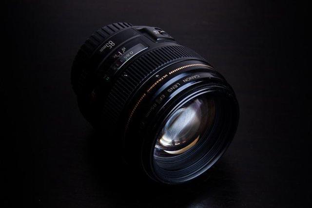 Canon EF 85mm F1.8 USM Black Lens