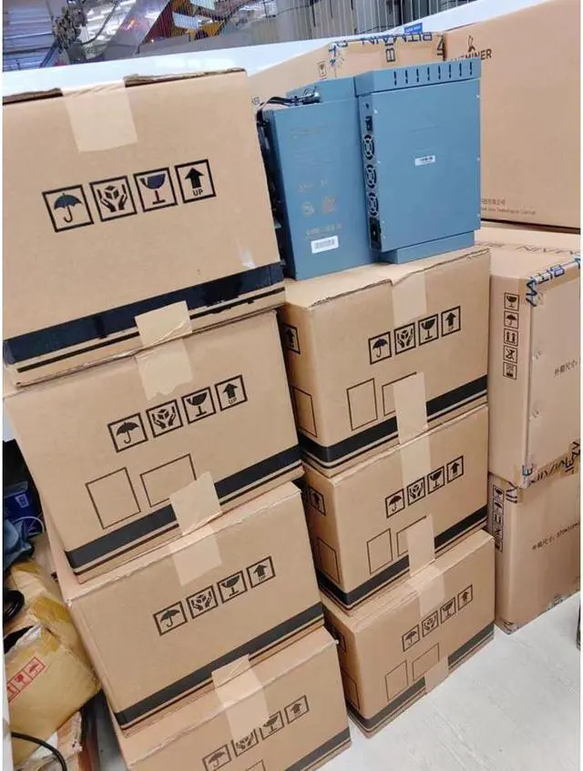 Alt view image 6 of 6 - Bombax EZ100 Ethereum Classic Miner 12500MH/s The most powerful ETC Miner