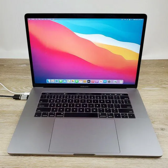 Alt view image 5 of 7 - Apple MacBook Pro 15 inch Touch Bar 2017 3.1GHz Intel Core i7-7920HQ 16GB LPDDR3 RAM 1TB SSD Radeon PRO 555/560 4GB Space Gray Big Sur