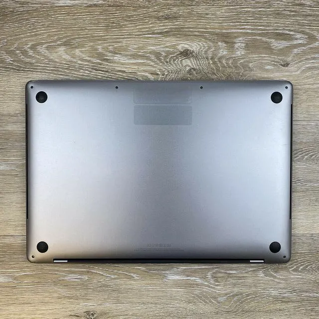 Alt view image 7 of 7 - Apple MacBook Pro 15 inch Touch Bar 2017 3.1GHz Intel Core i7-7920HQ 16GB LPDDR3 RAM 1TB SSD Radeon PRO 555/560 4GB Space Gray Big Sur