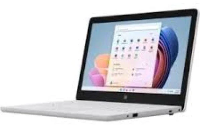 Alt view image 2 of 3 - Microsoft Surface Laptop 4 13.5 inch Touchscreen - 2256X1504 - Intel Core i5-1145U, 16GB RAM, 512GB SSD, Windows 11 Pro, Black, Canadian French Keyboard - 5B2-00002