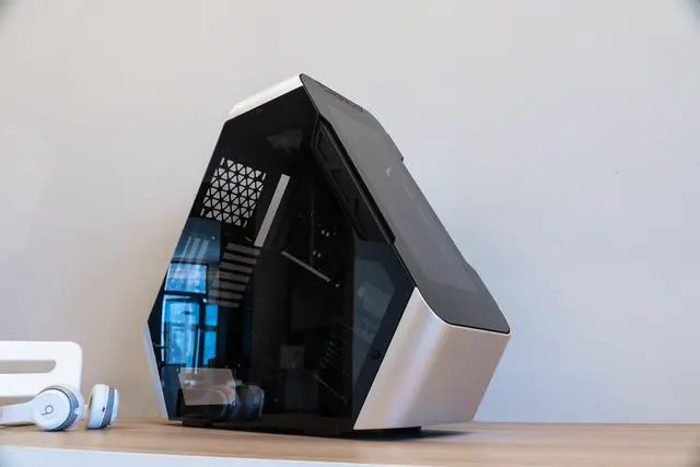 Alt view image 8 of 7 - JONSBO TR03-G SILVER ATX Mid Tower Computer Case, Triangular Heteroclite Aluminum ATX GAMING PC Case, RTX4090 Support, Support 360 Liquid / 175mm Air Cooling , Support PSU Standard ATX PS2(Max.185mm)