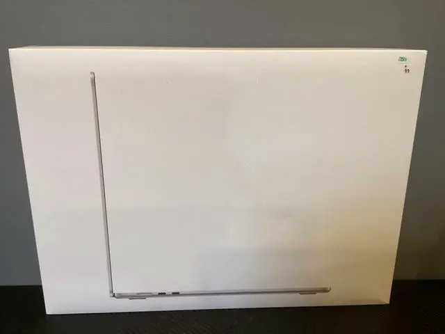 Alt view image 2 of 2 - Apple MacBook Air 15" LED SCREEN w/ Touch ID (2023) - Silver (Apple M2 Chip / 256GB SSD / 8GB RAM) - English