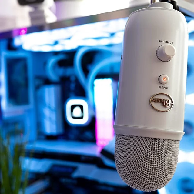 Alt view image 4 of 4 - Blue Yeti USB Microphone - White