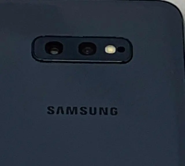 Alt view image 6 of 8 - Samsung Galaxy S10e (SM-G970U) 128GB Unlocked