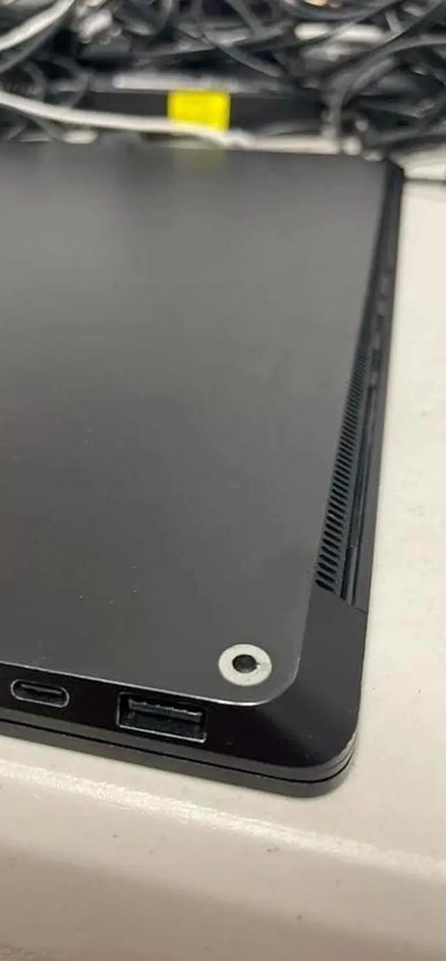 Alt view image 2 of 5 - Microsoft Surface Laptop 4 1979 - 15" Touchscreen Laptop Intel Core i7-1185G7 3GHz 32GB RAM 1TB SSD Intel Iris Xe Graphics - Windows 11 Pro