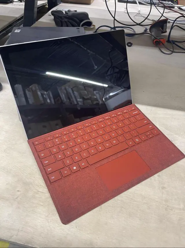 Main image of Microsoft Surface Pro 7 - 12.5 PixelSense Touchscreen Display, Intel Core i5-1035G4 1.1GHz, 8GB RAM, 128GB SSD, Intel Iris Xe Graphics, Windows 11 Pro