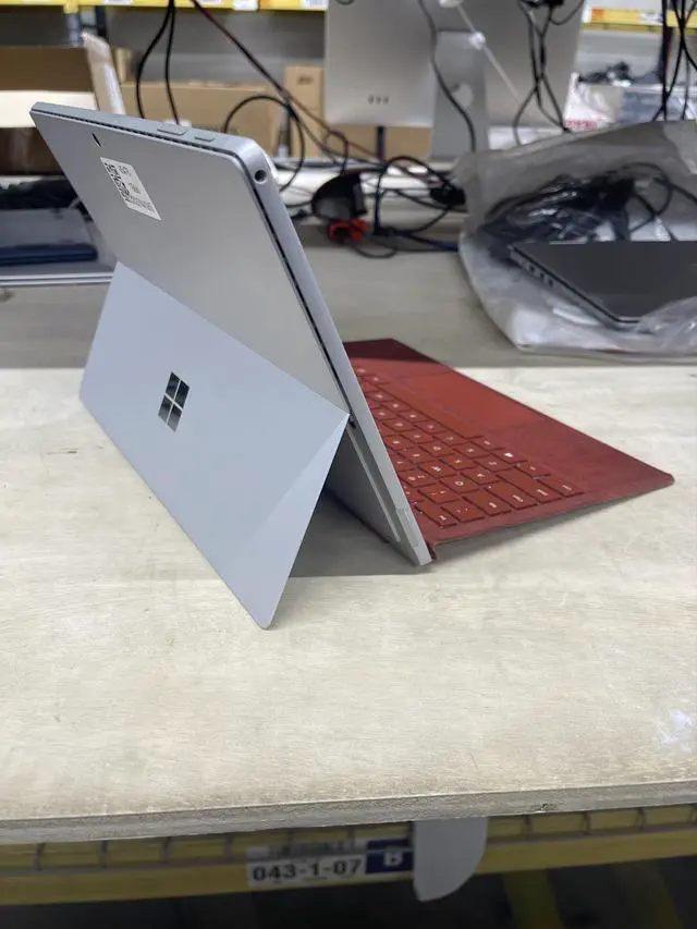 Alt view image 3 of 5 - Microsoft Surface Pro 7 - 12.5 PixelSense Touchscreen Display, Intel Core i5-1035G4 1.1GHz, 8GB RAM, 128GB SSD, Intel Iris Xe Graphics, Windows 11 Pro