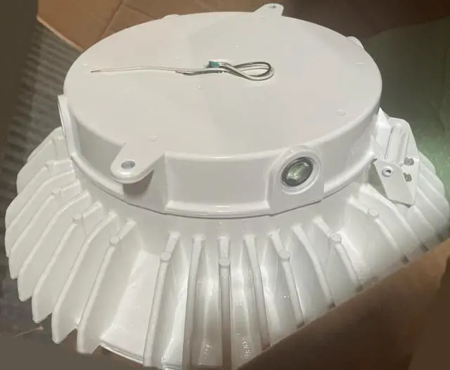 Alt view image 4 of 4 - Hubbell Industrial Lighting HBL Highbay Series for Severe Location, HBL-60LU-X6-35K-N-070-WH-SL, 60 LED count, universal 120-277V, 3500K, Narrow, White, translucent white Sag Lens