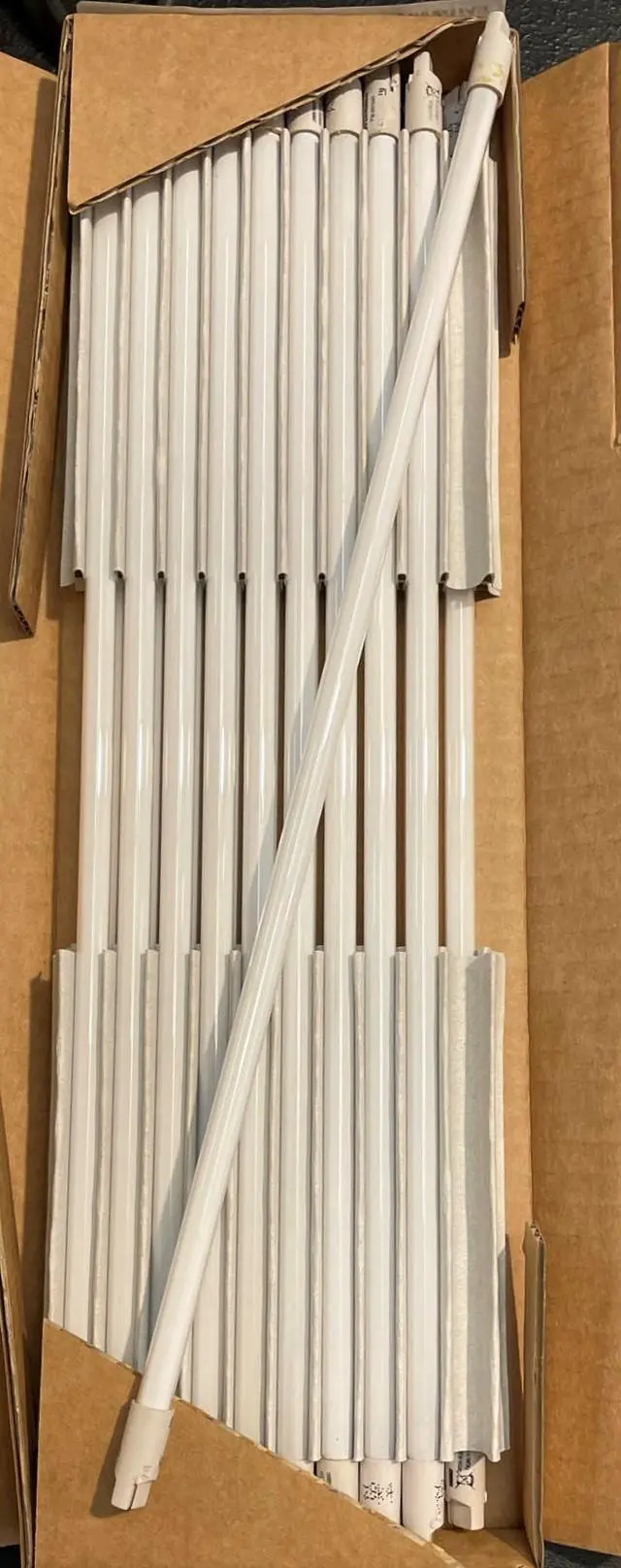 Alt view image 2 of 2 - (case of 20) Sylvania 26232 - FM8/841 Straight T2 Subminiature Fluorescent Tube Axial Base, Cool White, Designer 800 series
