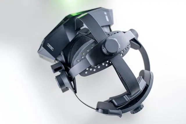 Alt view image 3 of 3 - Crystal Comfort Topstrap